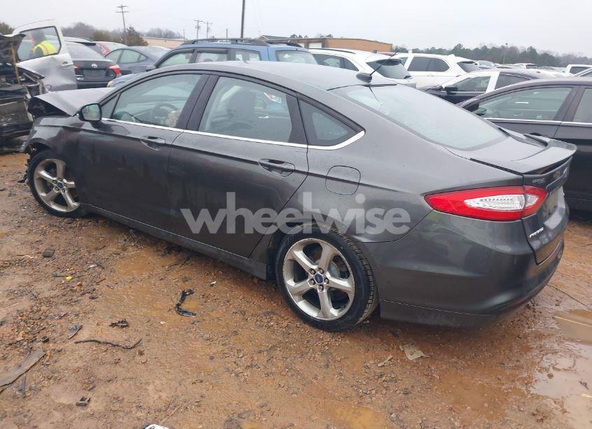 Photo 3 of 2015 Ford Fusion SE (VIN 1FA6P0H71F5117613)