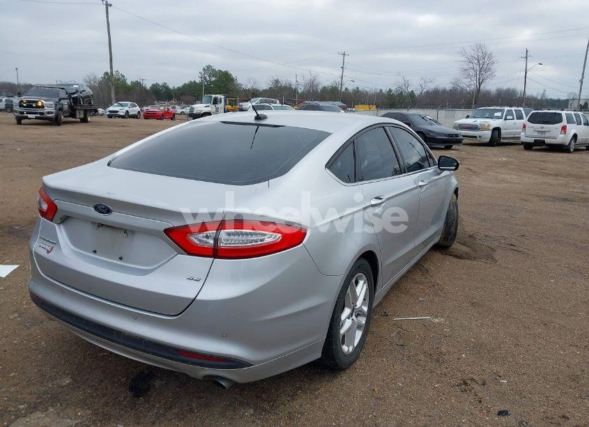 Photo 4 of 2016 Ford Fusion SE (VIN 1FA6P0H71G5106743)