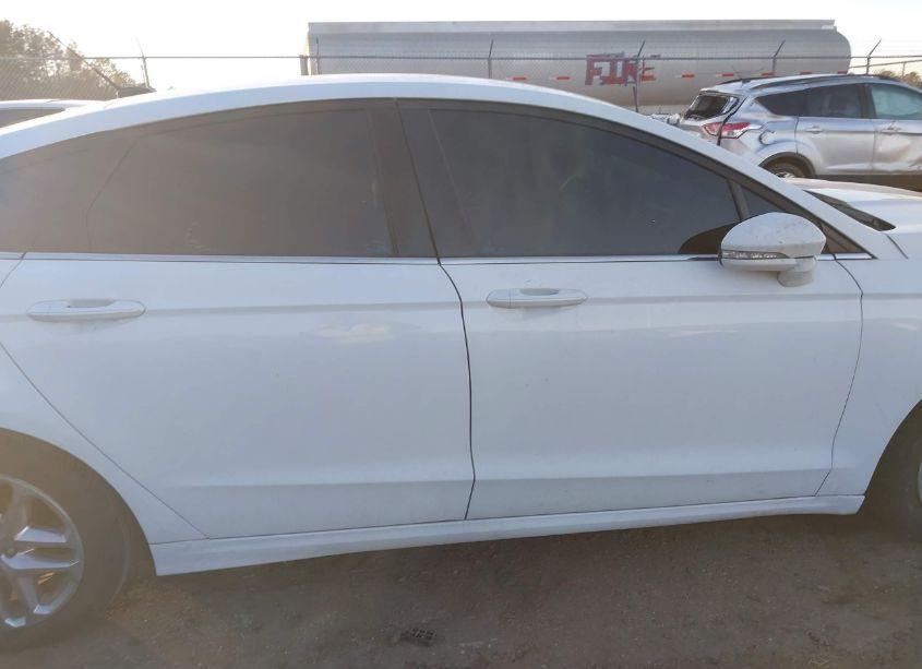 Photo 13 of 2016 Ford Fusion SE (VIN 1FA6P0H71G5110968)
