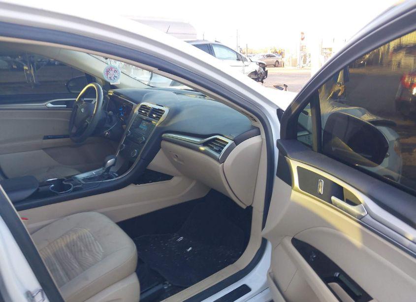 Photo 5 of 2016 Ford Fusion SE (VIN 1FA6P0H71G5110968)