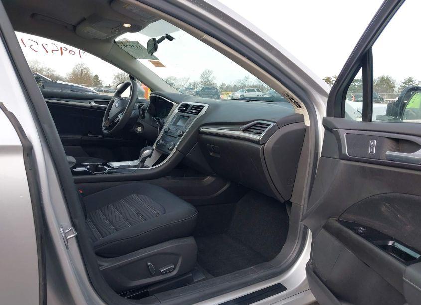 Photo 5 of 2016 Ford Fusion SE (VIN 1FA6P0H71G5119041)