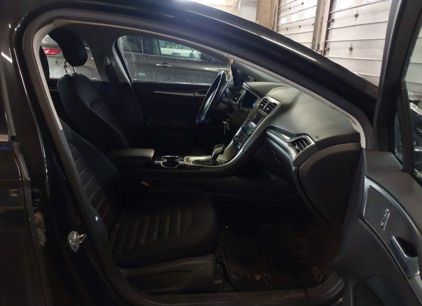 Photo 5 of 2014 Ford Fusion SE (VIN 1FA6P0H72E5366064)