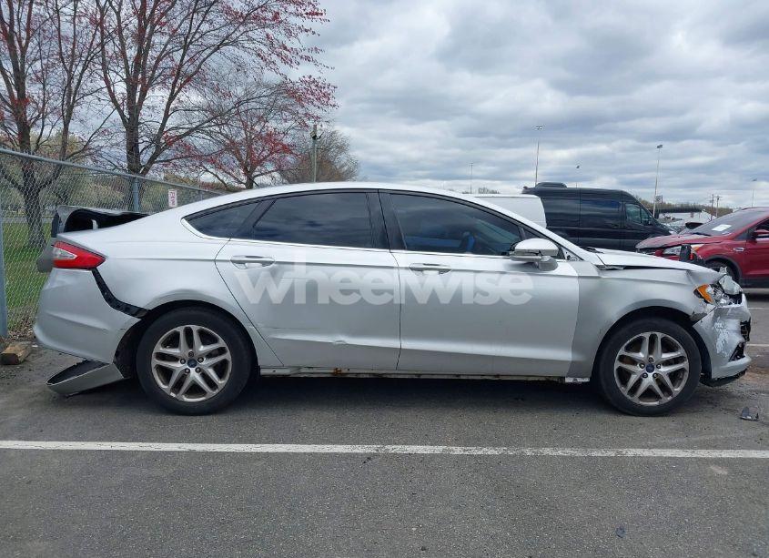 Photo 13 of 2014 Ford Fusion SE (VIN 1FA6P0H72E5385715)