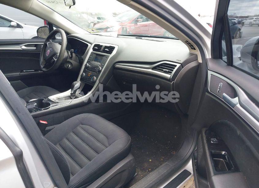 Photo 5 of 2014 Ford Fusion SE (VIN 1FA6P0H72E5385715)