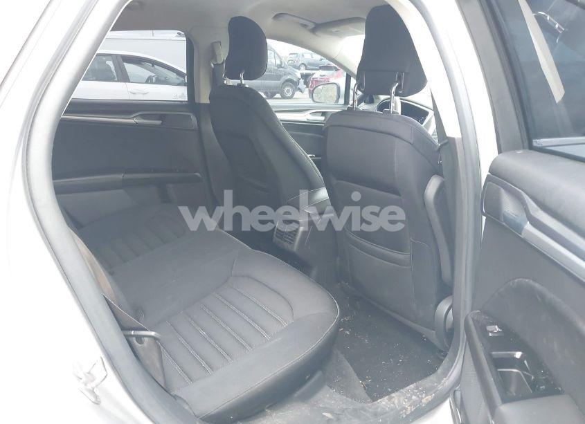 Photo 8 of 2014 Ford Fusion SE (VIN 1FA6P0H72E5385715)