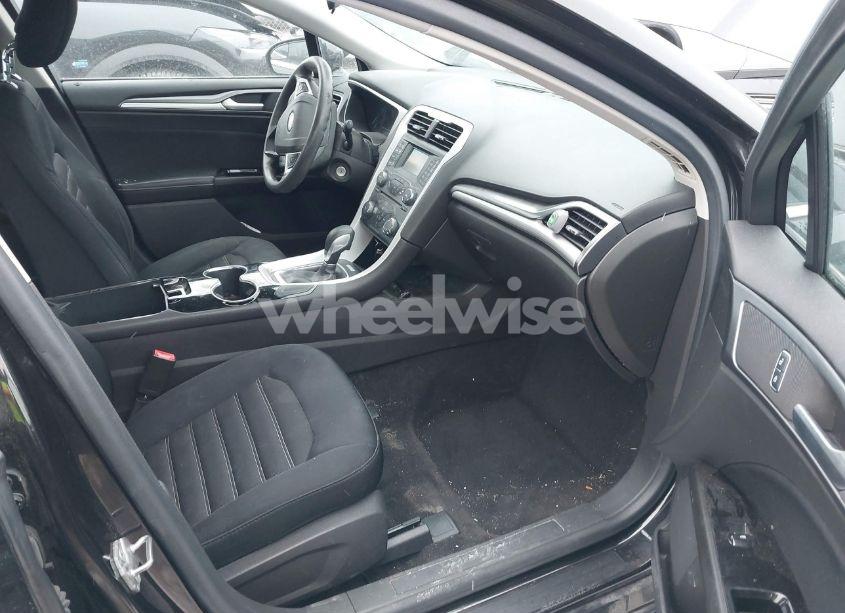 Photo 5 of 2014 Ford Fusion SE (VIN 1FA6P0H72E5401430)