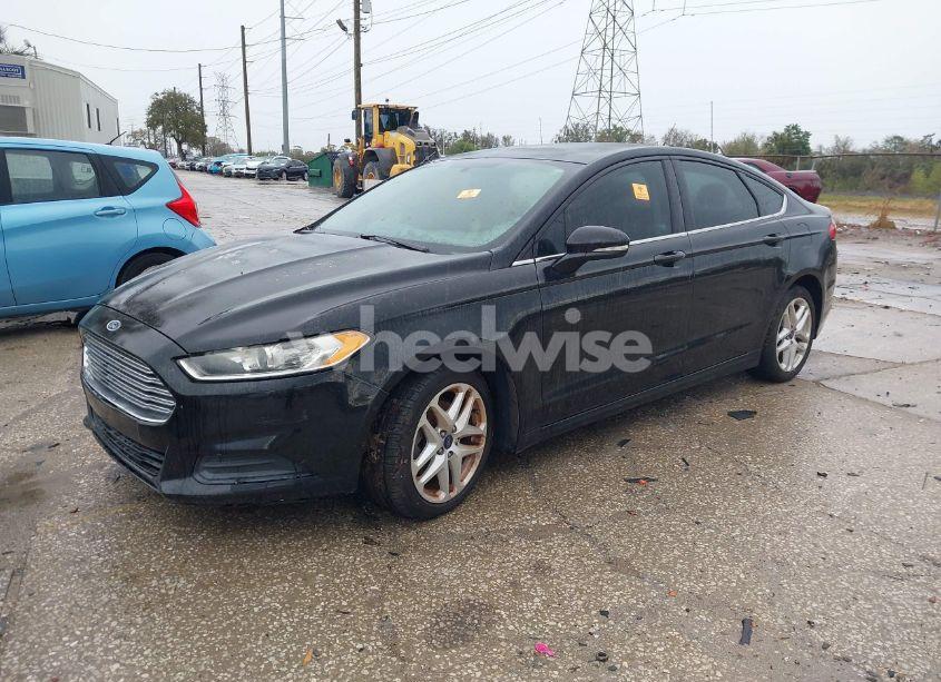 Photo 2 of 2015 Ford Fusion SE (VIN 1FA6P0H72F5101078)