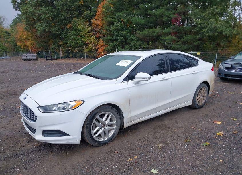 Photo 2 of 2015 Ford Fusion SE (VIN 1FA6P0H72F5107771)