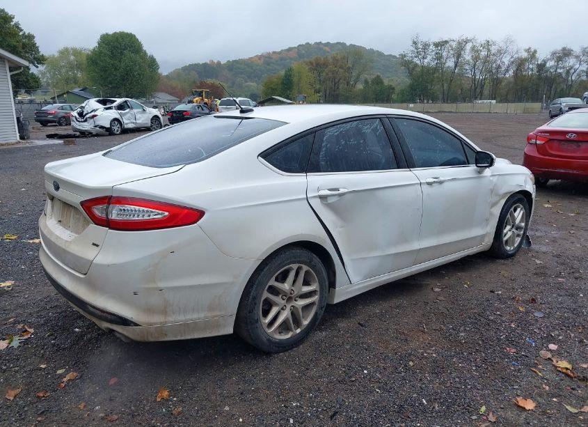 Photo 4 of 2015 Ford Fusion SE (VIN 1FA6P0H72F5107771)