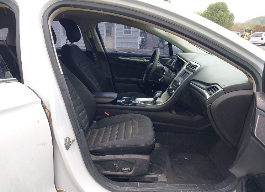 Photo 5 of 2015 Ford Fusion SE (VIN 1FA6P0H72F5107771)