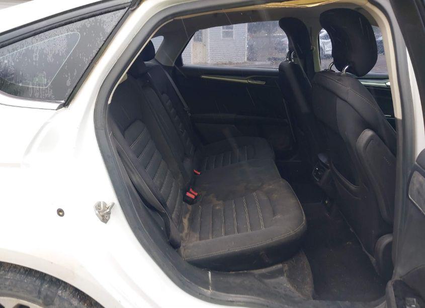 Photo 8 of 2015 Ford Fusion SE (VIN 1FA6P0H72F5107771)