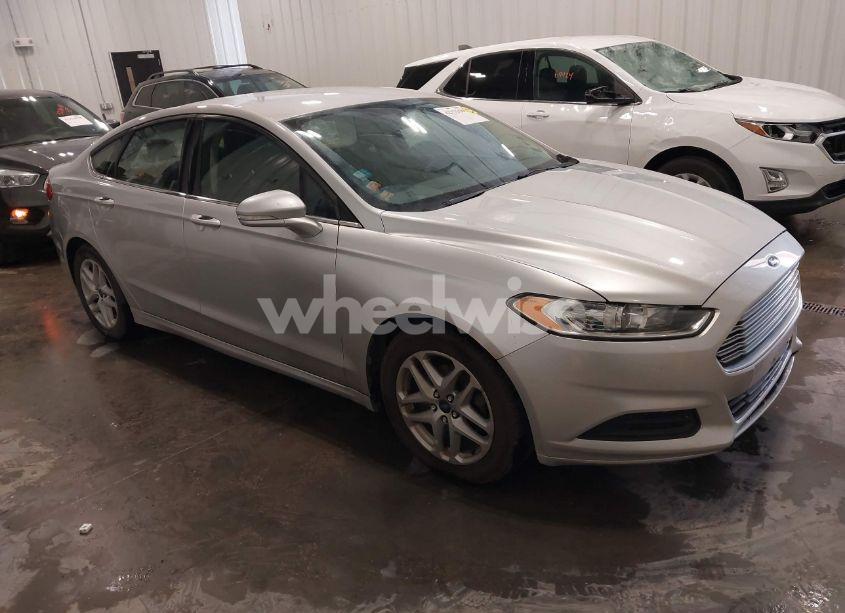2015 Ford Fusion SE (VIN 1FA6P0H72F5122304) main photo
