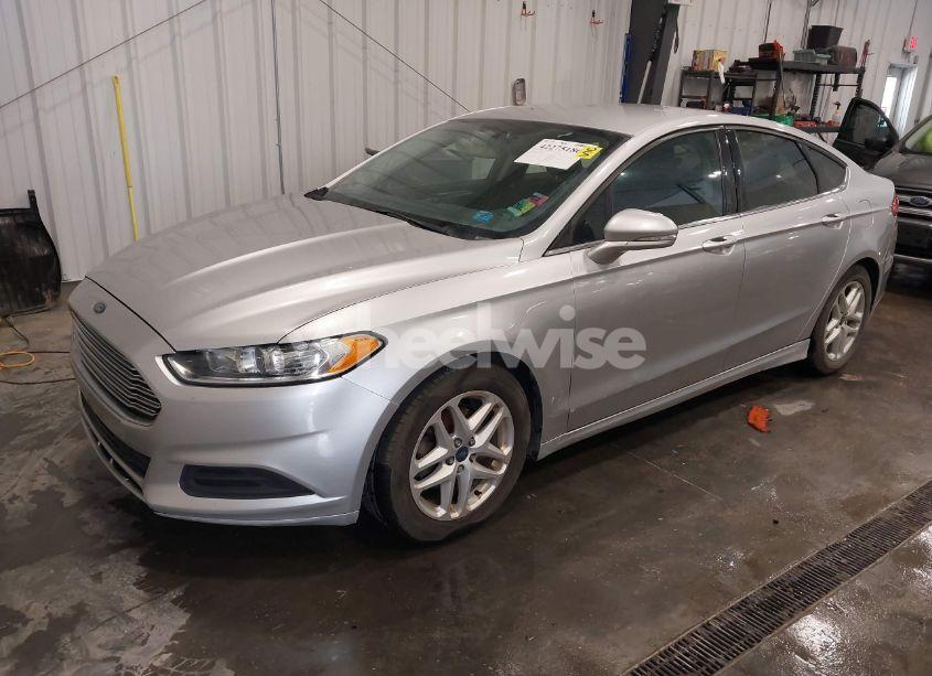 Photo 2 of 2015 Ford Fusion SE (VIN 1FA6P0H72F5122304)