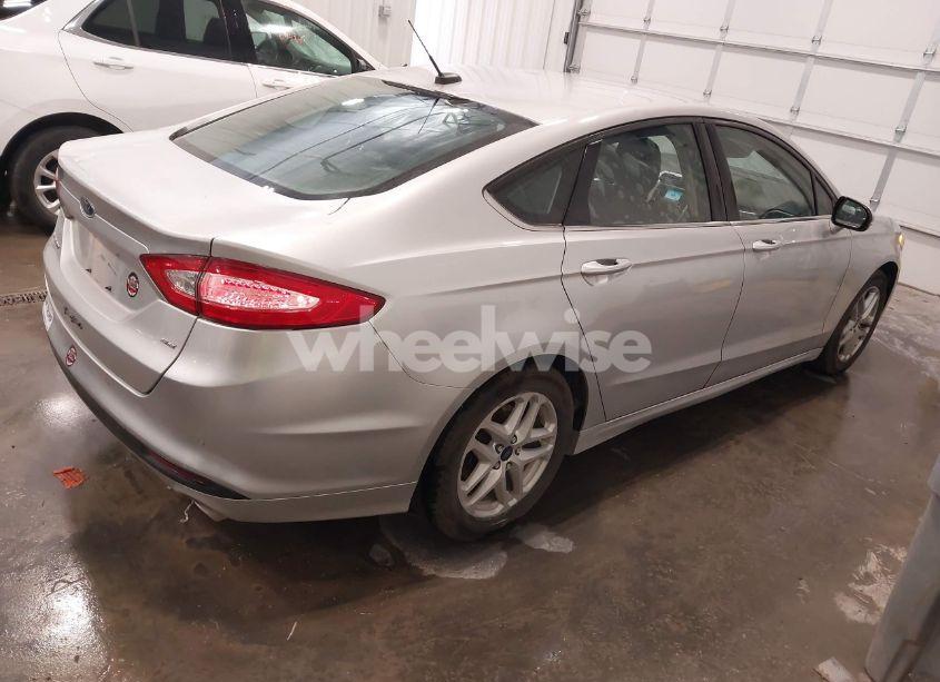 Photo 4 of 2015 Ford Fusion SE (VIN 1FA6P0H72F5122304)
