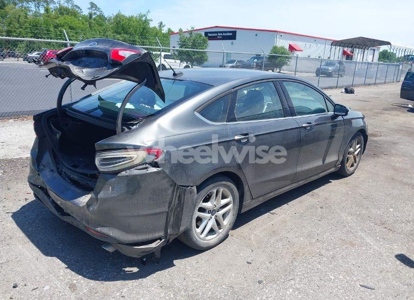 Photo 4 of 2015 Ford Fusion SE (VIN 1FA6P0H72F5126563)