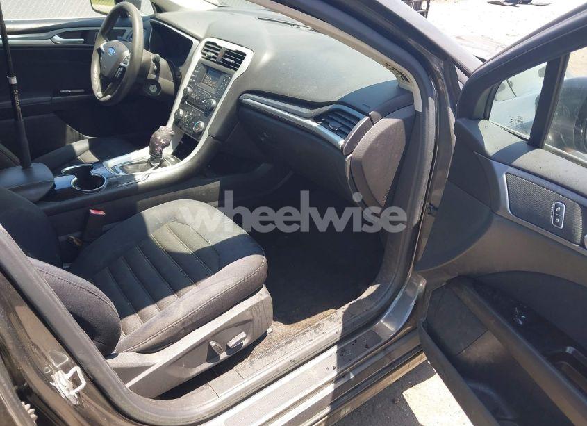 Photo 5 of 2015 Ford Fusion SE (VIN 1FA6P0H72F5126563)