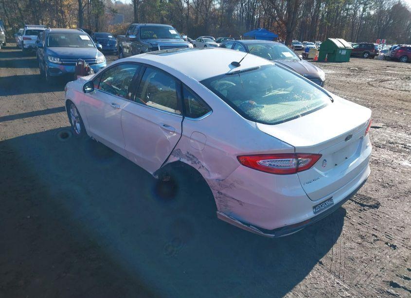 Photo 3 of 2014 Ford Fusion SE (VIN 1FA6P0H73E5353730)
