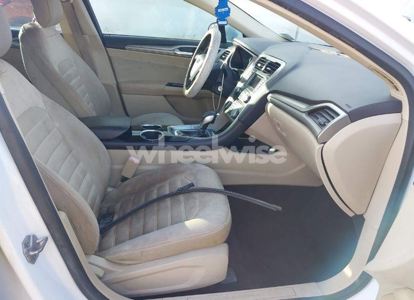 Photo 5 of 2014 Ford Fusion SE (VIN 1FA6P0H73E5358569)