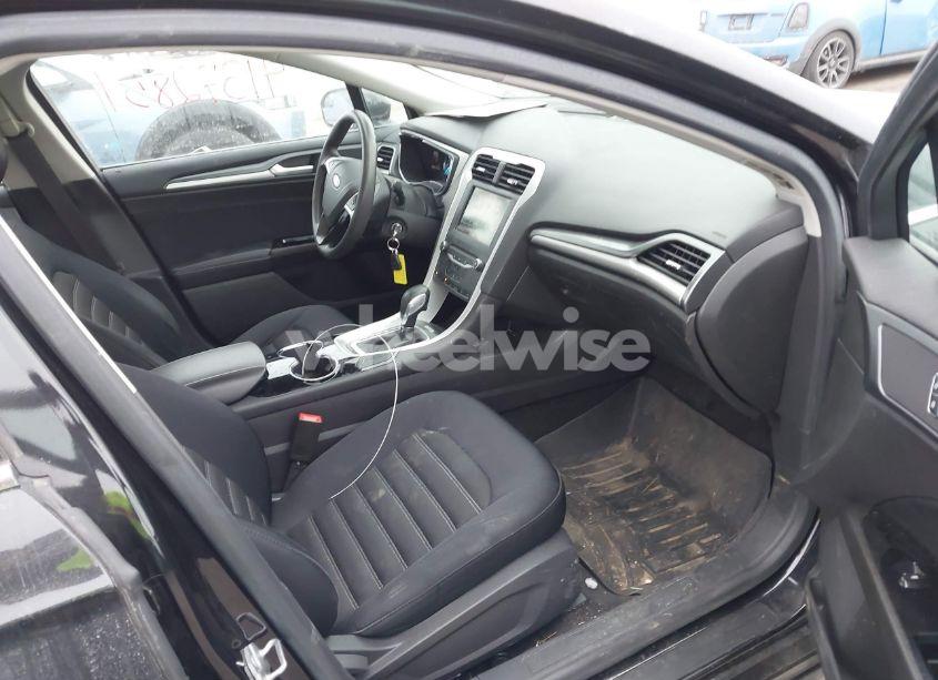 Photo 5 of 2014 Ford Fusion SE (VIN 1FA6P0H73E5364100)