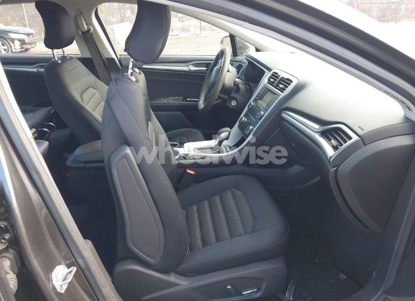 Photo 5 of 2015 Ford Fusion SE (VIN 1FA6P0H73F5117015)