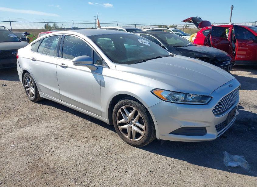 2015 Ford Fusion SE (VIN 1FA6P0H73F5120741) main photo
