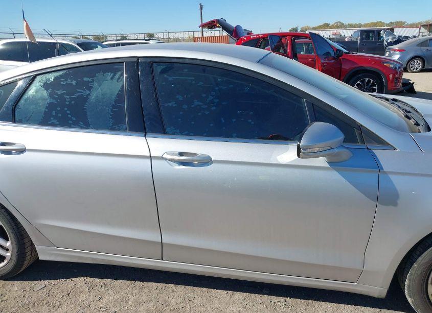 Photo 13 of 2015 Ford Fusion SE (VIN 1FA6P0H73F5120741)