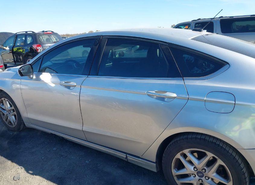 Photo 14 of 2015 Ford Fusion SE (VIN 1FA6P0H73F5120741)