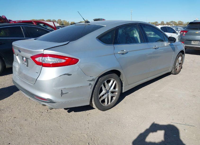 Photo 4 of 2015 Ford Fusion SE (VIN 1FA6P0H73F5120741)