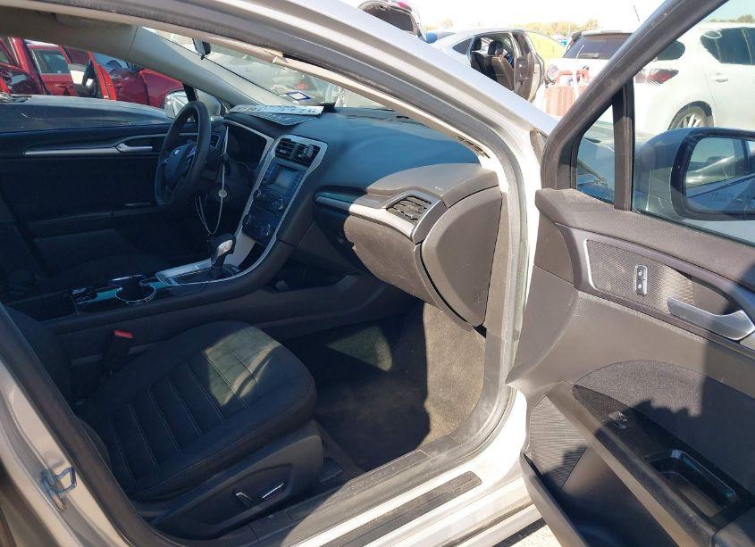 Photo 5 of 2015 Ford Fusion SE (VIN 1FA6P0H73F5120741)