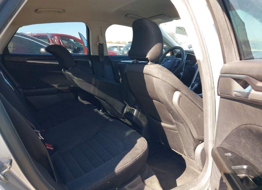 Photo 8 of 2015 Ford Fusion SE (VIN 1FA6P0H73F5120741)