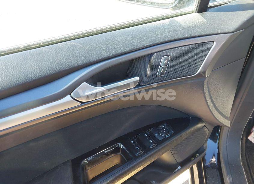 Photo 19 of 2016 Ford Fusion SE (VIN 1FA6P0H73G5112219)