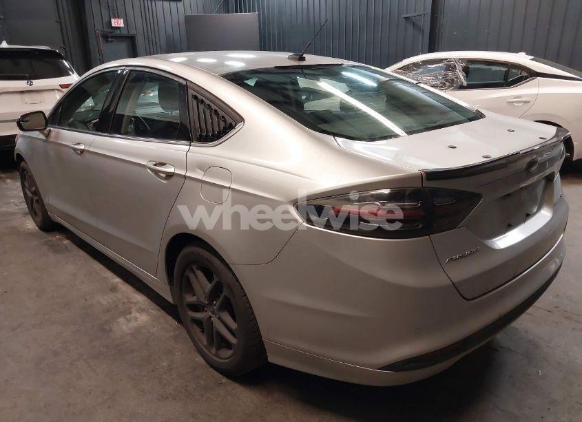 Photo 3 of 2016 Ford Fusion SE (VIN 1FA6P0H73G5114262)