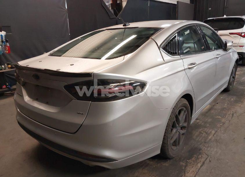 Photo 4 of 2016 Ford Fusion SE (VIN 1FA6P0H73G5114262)