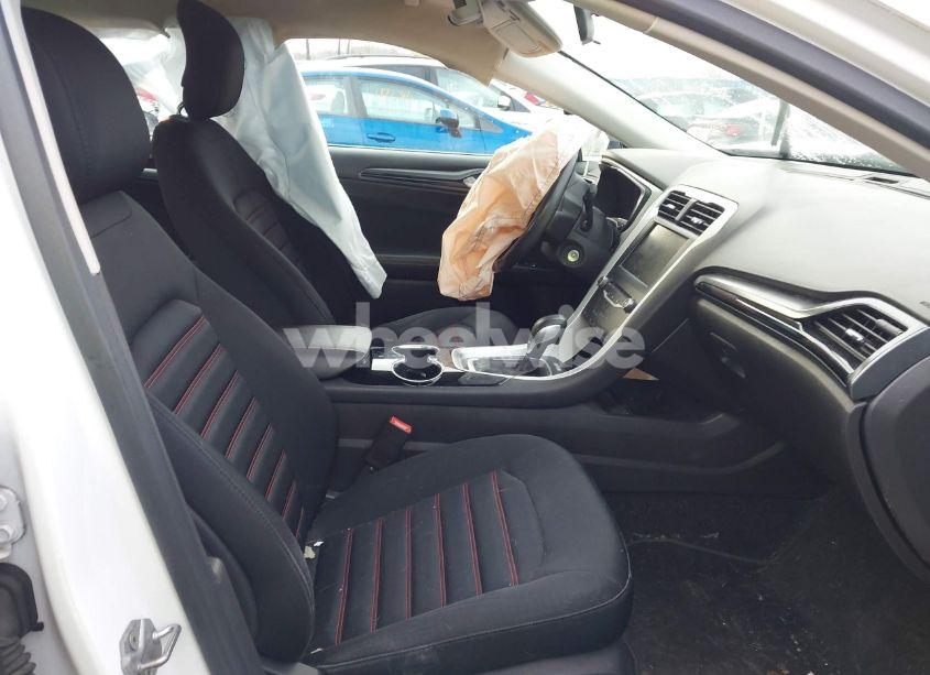 Photo 5 of 2014 Ford Fusion SE (VIN 1FA6P0H74E5363215)