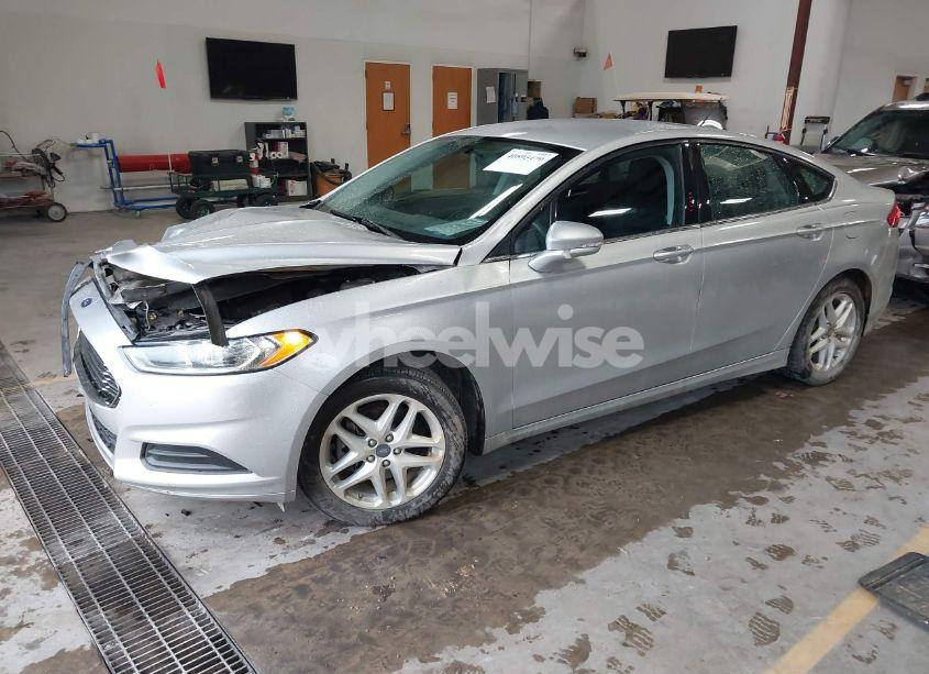 Photo 2 of 2014 Ford Fusion SE (VIN 1FA6P0H74E5370858)