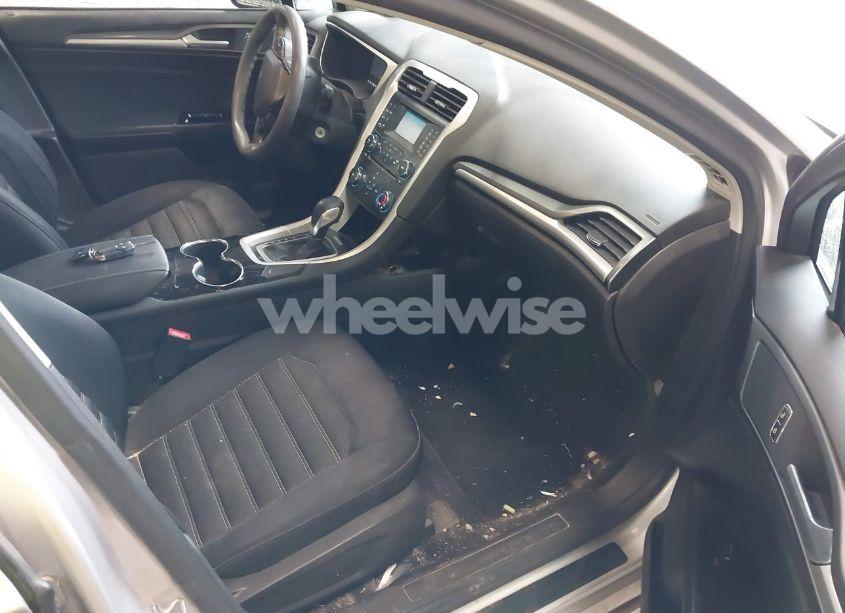 Photo 5 of 2014 Ford Fusion SE (VIN 1FA6P0H74E5370858)