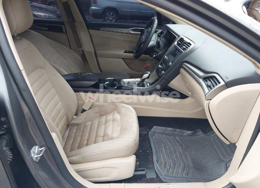 Photo 5 of 2014 Ford Fusion SE (VIN 1FA6P0H74E5373288)