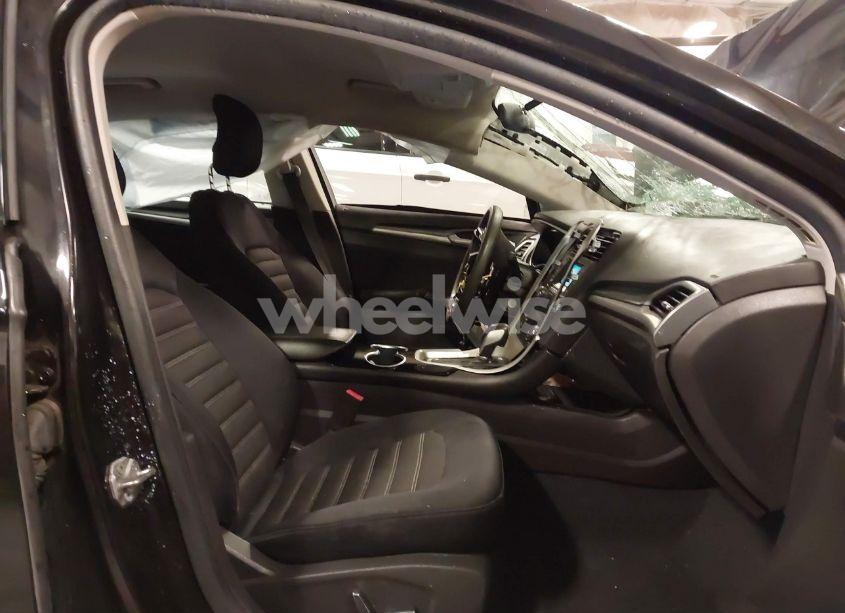 Photo 5 of 2015 Ford Fusion SE (VIN 1FA6P0H74F5100207)