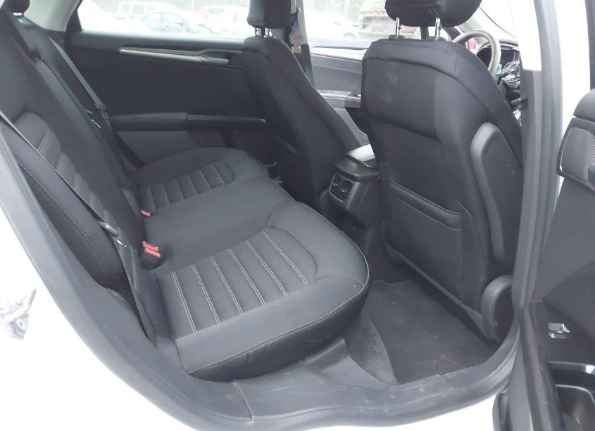 Photo 8 of 2015 Ford Fusion SE (VIN 1FA6P0H74F5126659)