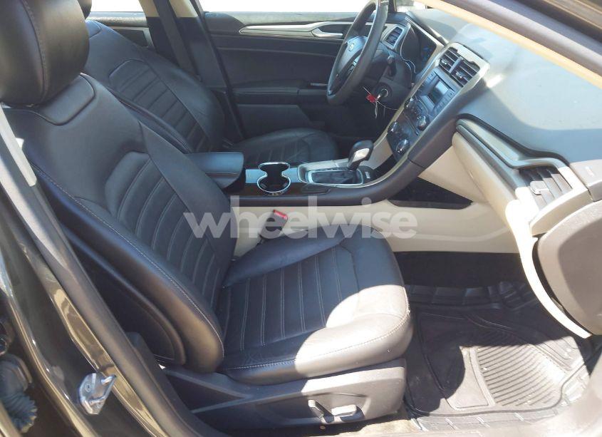 Photo 5 of 2016 Ford Fusion SE (VIN 1FA6P0H74G5116151)