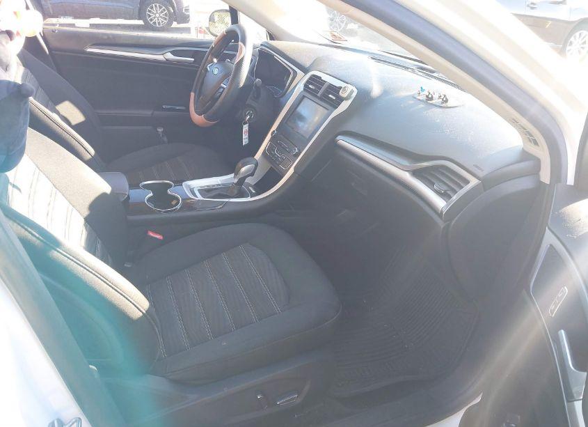 Photo 5 of 2016 Ford Fusion SE (VIN 1FA6P0H74G5119261)