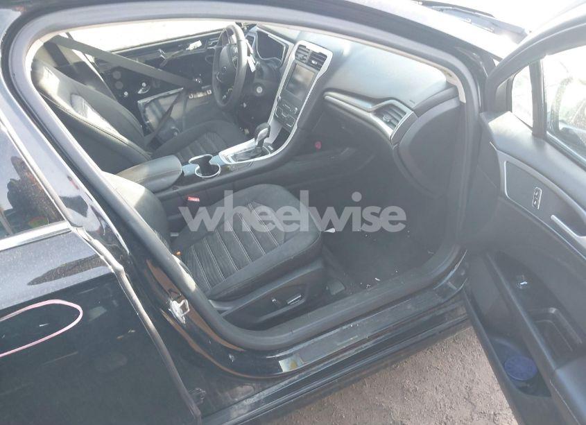 Photo 5 of 2016 Ford Fusion SE (VIN 1FA6P0H74G5122032)