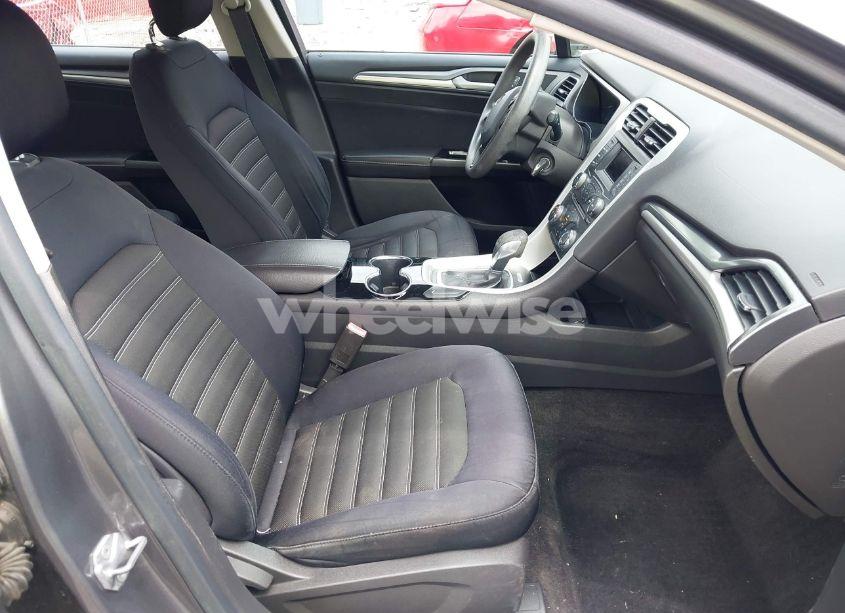 Photo 5 of 2014 Ford Fusion SE (VIN 1FA6P0H75E5376989)