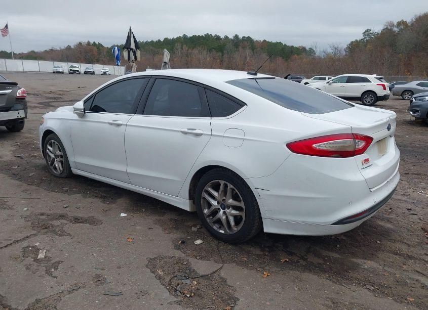 Photo 3 of 2015 Ford Fusion SE (VIN 1FA6P0H75F5117470)