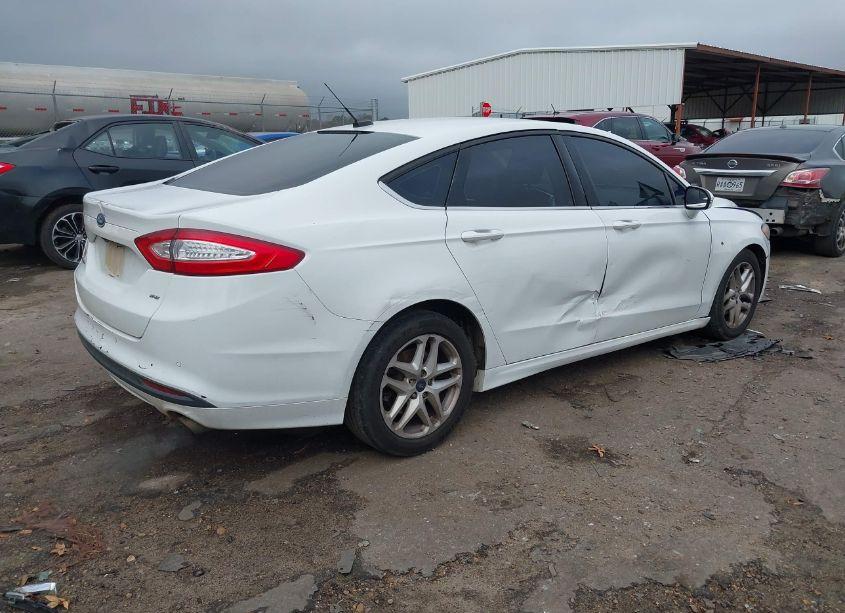 Photo 4 of 2015 Ford Fusion SE (VIN 1FA6P0H75F5117470)