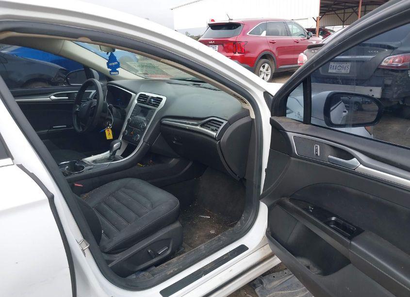 Photo 5 of 2015 Ford Fusion SE (VIN 1FA6P0H75F5117470)