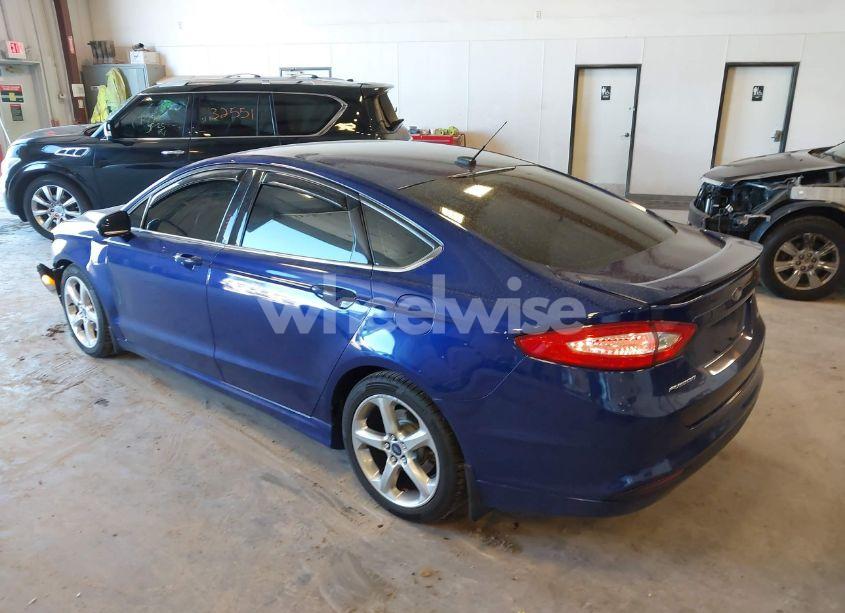 Photo 3 of 2015 Ford Fusion SE (VIN 1FA6P0H75F5117713)