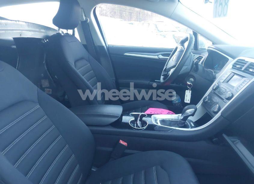 Photo 5 of 2015 Ford Fusion SE (VIN 1FA6P0H75F5118974)