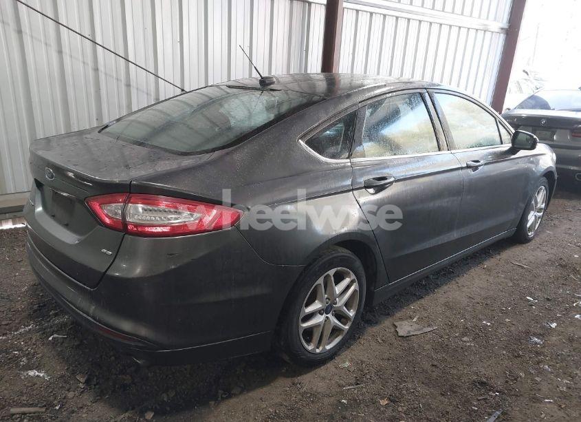 Photo 4 of 2015 Ford Fusion SE (VIN 1FA6P0H75F5119185)