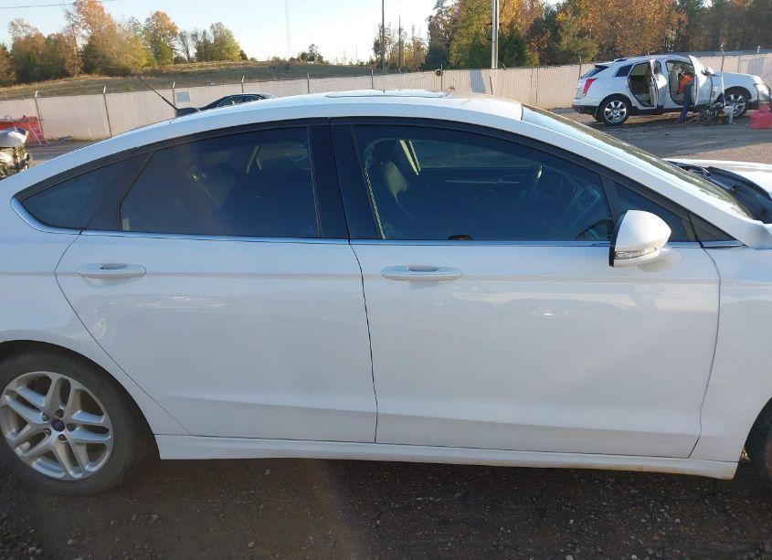 Photo 14 of 2015 Ford Fusion SE (VIN 1FA6P0H75F5120949)